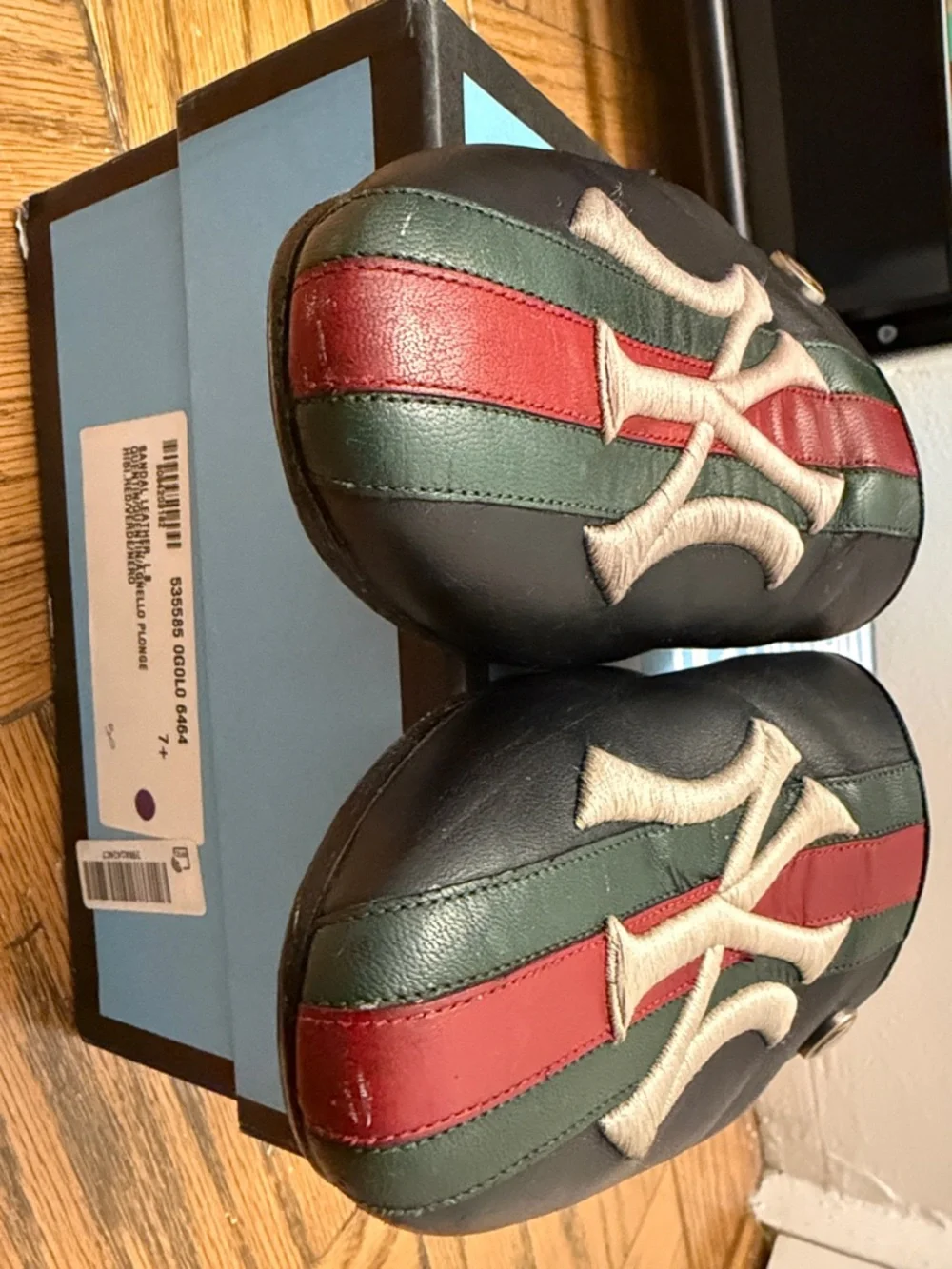 Gucci Yankees Black Leather Slip-On Mules - Picture 6 of 11